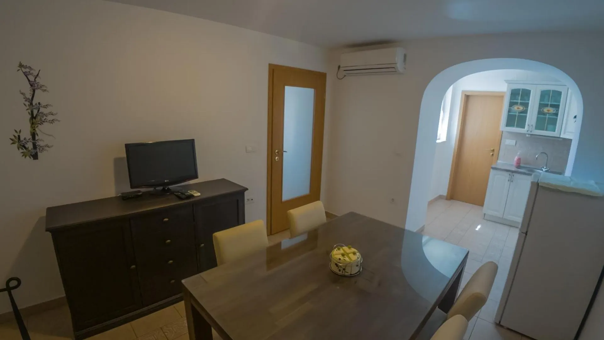 アパート Apartmani U Sri Sela ビビニェ